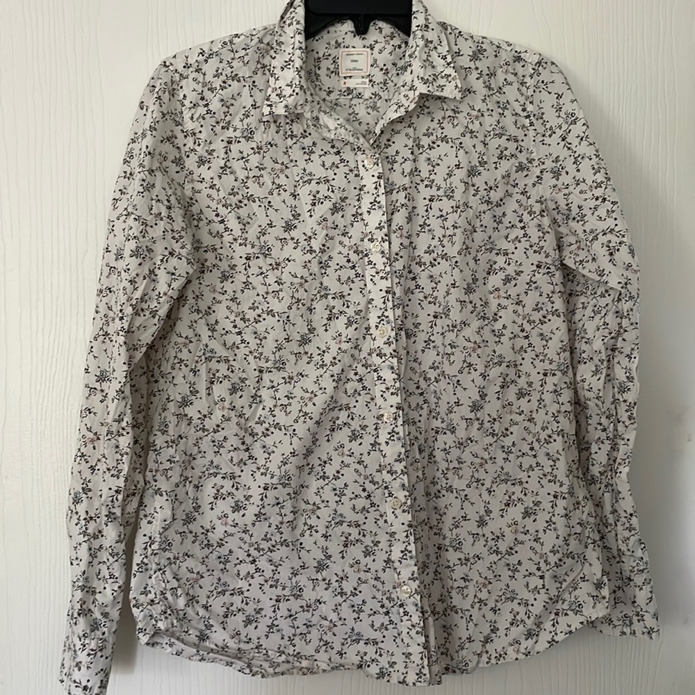 5/25$ Gap Floral Button Down
